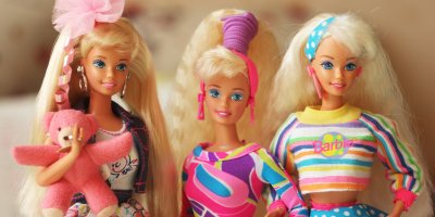 Tři panenky Barbie