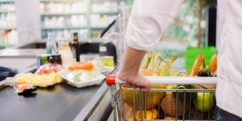 Zdražování nekončí a dotklo se i slev! V akcích stojí kuřecí řízky o 30 % více než loni, u másla je to o 94 % Zdražování nekončí a dotklo se i slev! V akcích stojí kuřecí řízky o 30 % více než loni, u másla je to o 94 %