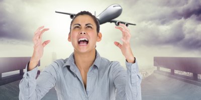 Vzteklá žena na letišti