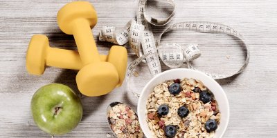 Díky cvičení a správnému stravovaní se přibírání během karantény bát nemusíte
