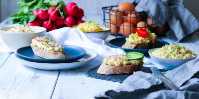 3 recepty na vajíčkovou pomazánku, které budete chtít dělat pořád dokola 